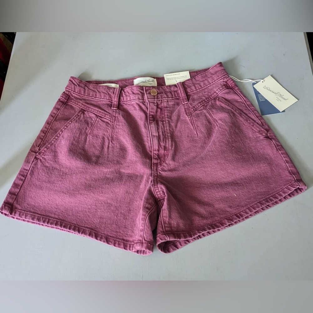 Universal Tread High Rise Midi Shorts - Size 4